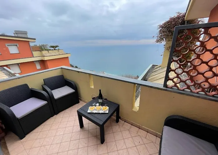 Camy's Sunset Bay-attico Vista Mare Bergeggi