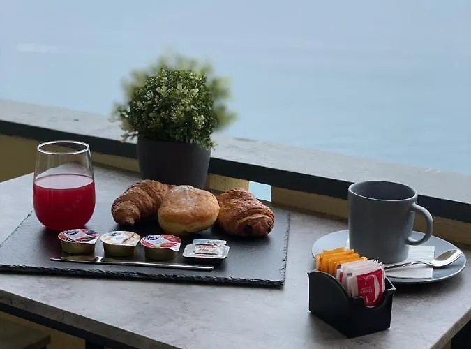 Camy's Sunset Bay-attico Vista Mare Bergeggi