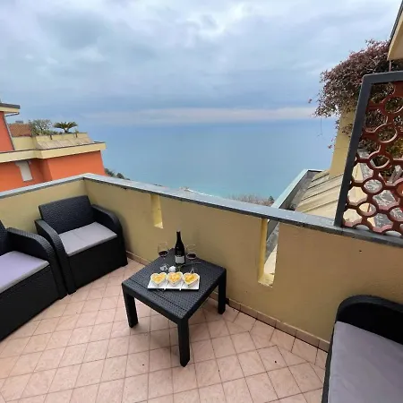 Camy's Sunset Bay-attico Vista Mare Bergeggi